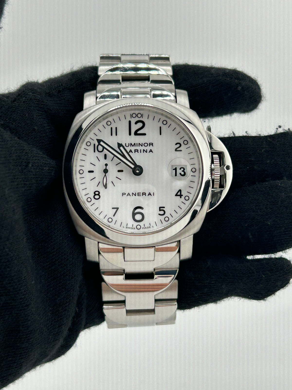 Panerai Luminor Marina White Dial on Stainless Steel Bracelet Ref. PAM00051 — view 2