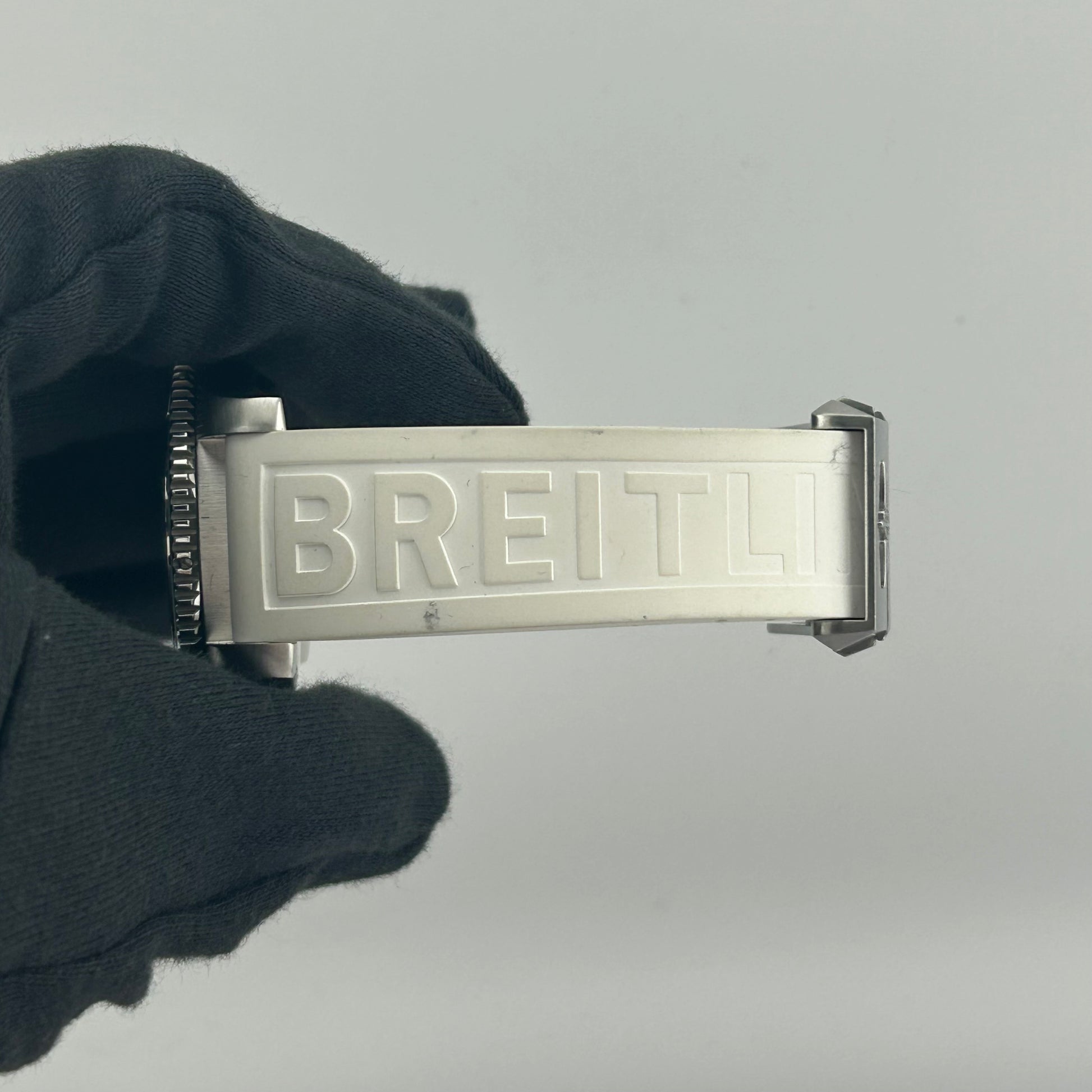 Breitling Superocean White Dial on Rubber Band Ref. A17366 Card — view 5