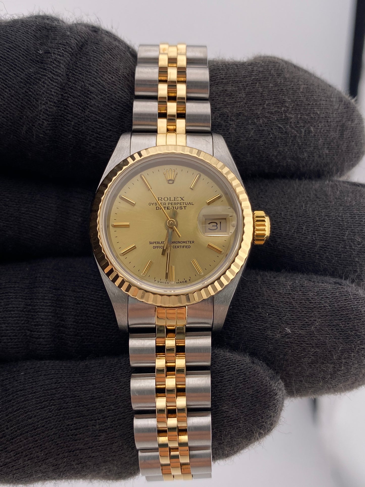 Rolex Datejust Lady Champagne Stick Dial on Jubilee Ref. 69173 Open Date — view 2