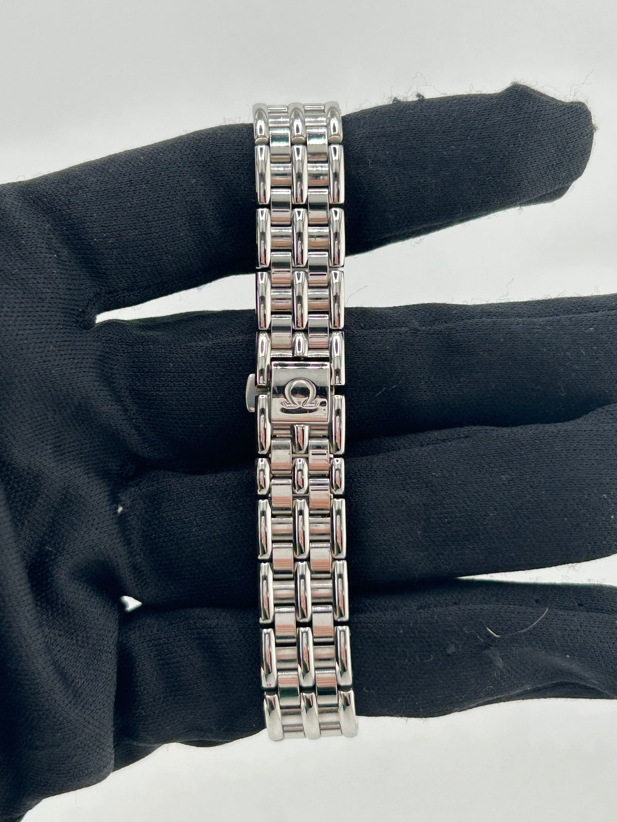 Omega De Ville White Dial on Stainless Steel Bracelet Ref. 4360.23.00 Card — view 4