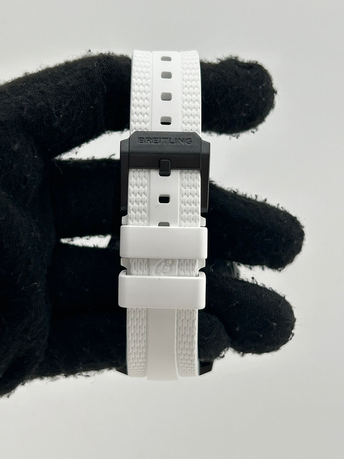 Breitling Endurance Pro Black Dial on Rubber Strap Ref. X83310A71B1S1 Complete 2026 — view 4