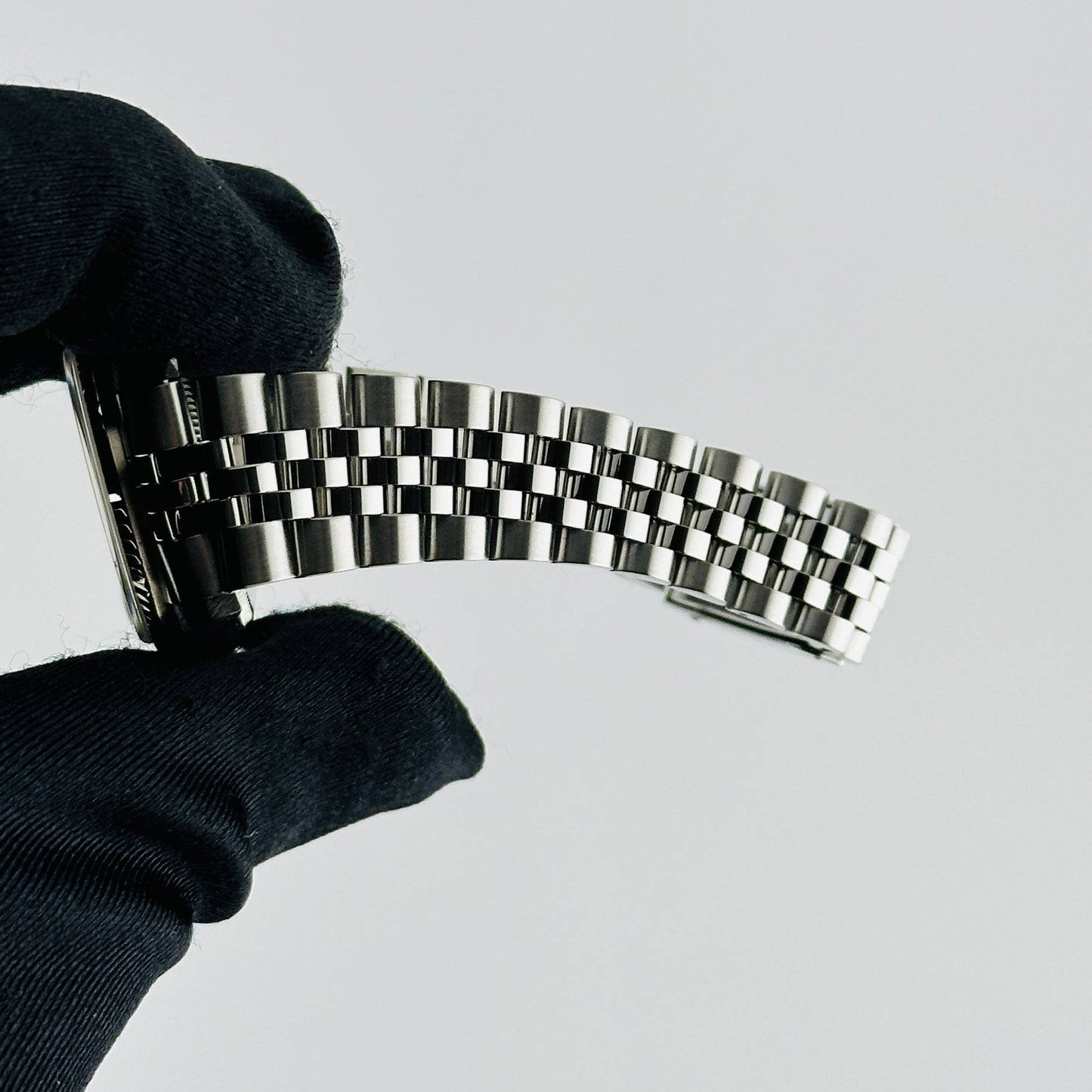 Rolex Datejust Black Dial on D Link Jubilee Ref. 78274 Papers 2002 — view 5