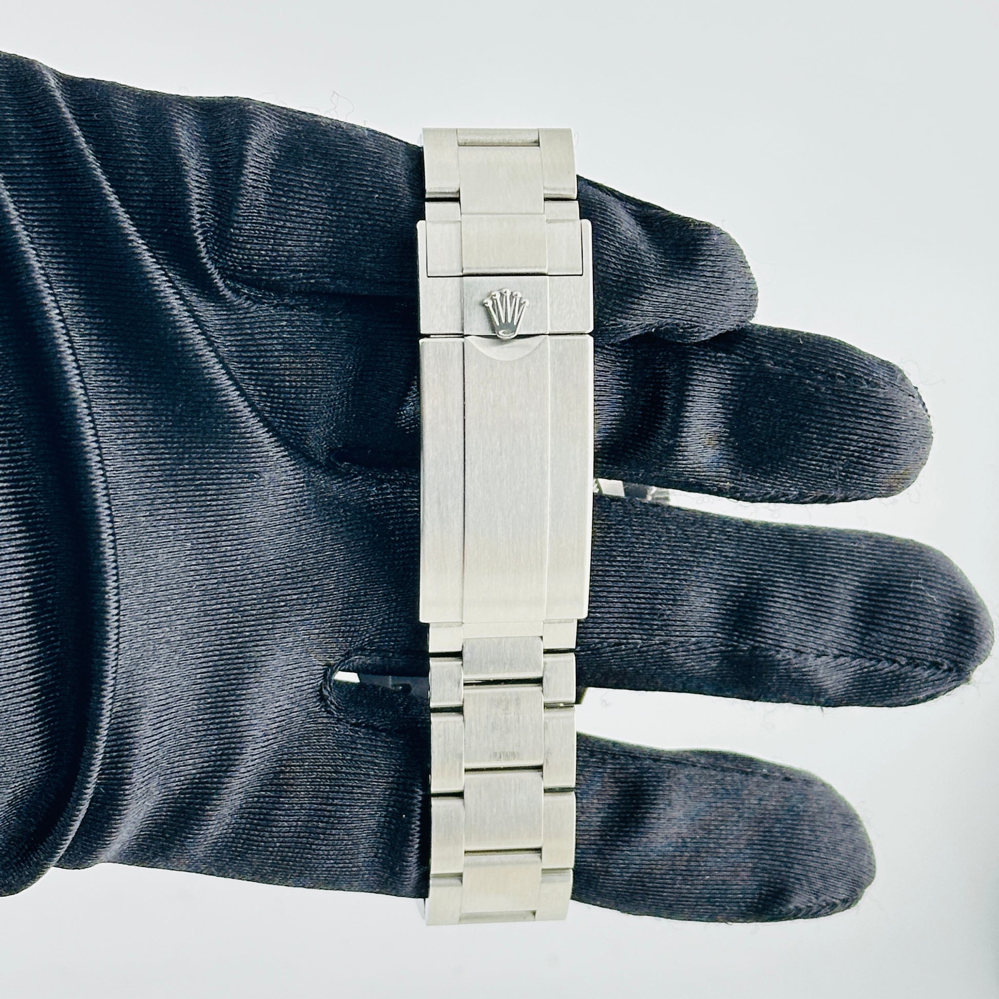 Rolex Submariner Black Dial on Oyster Bracelet Ref. 126610LN Card 2025 — view 4
