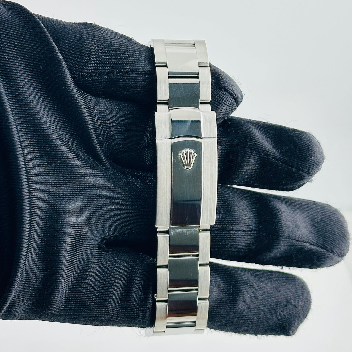 Rolex Datejust Black Dial on Oyster Bracelet Ref. 116300 Card 2014 — view 4