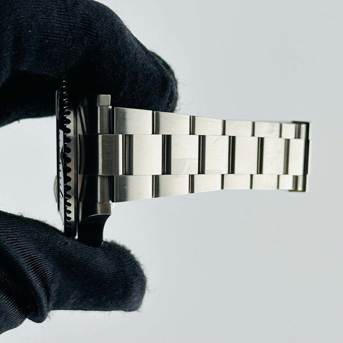 Rolex Sea-Dweller Black Dial on Oyster Bracelet Ref. 126600 Card 2019 — view 5