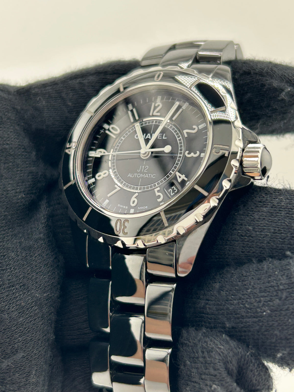 Chanel J12 Black Dial on Stainless Steel Bracelet Ref. H0685 — view 3