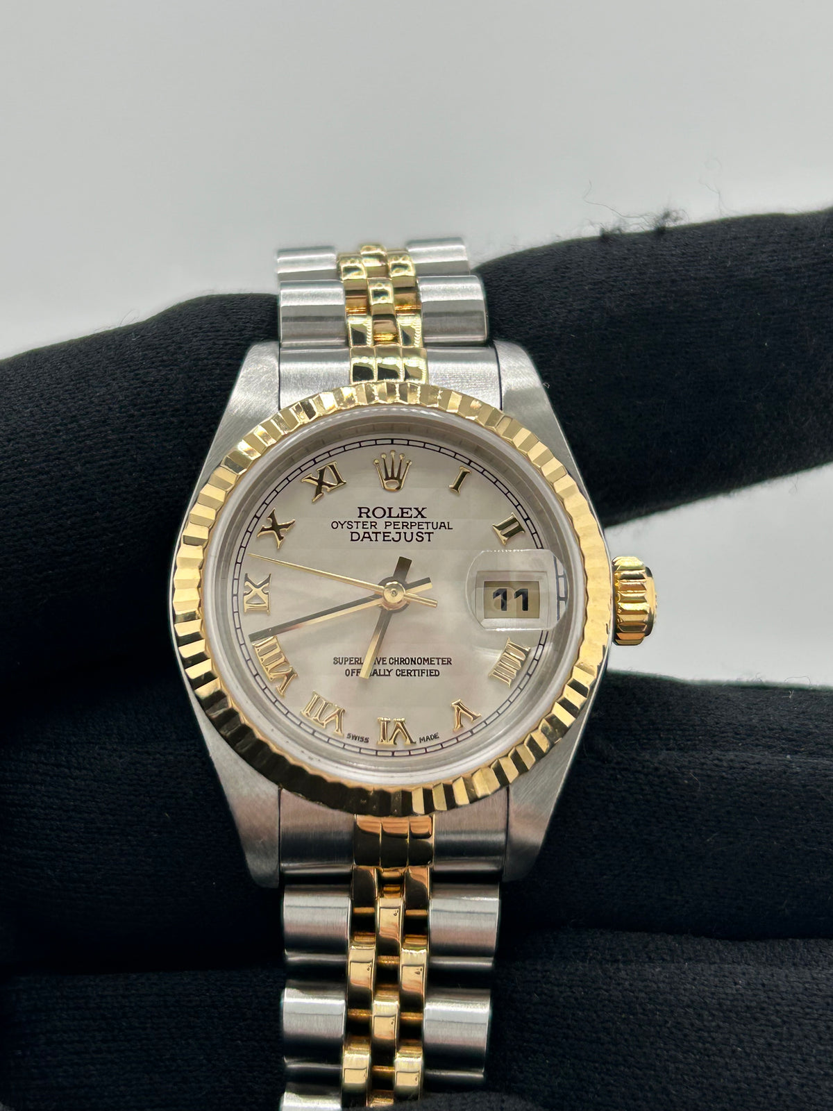 Rolex Datejust Lady White Roman Dial on 2 Tone Jubilee D Link Bracelet Ref. 79173 2002 — view 3