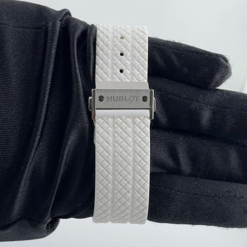 Hublot Big Bang White Dial on Rubber Strap Ref 301.SE.230.RW.114 with Card