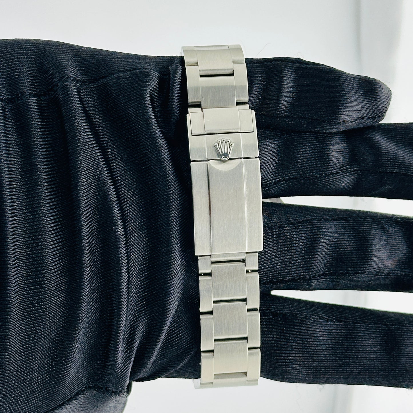 Rolex Explorer II Black Dial on Oyster Ref. 216570 Card 2020 — view 3