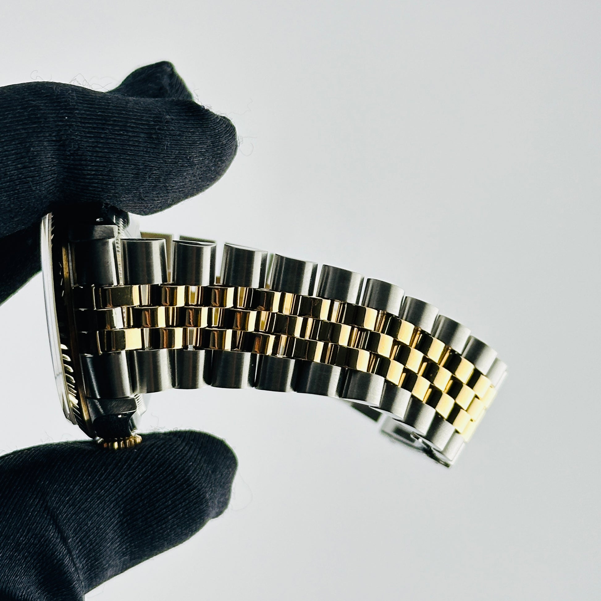 Rolex Datejust Champagne Diamond Factory Dial on D Link Jubilee Bracelet Ref. 16233G 1994 — view 5