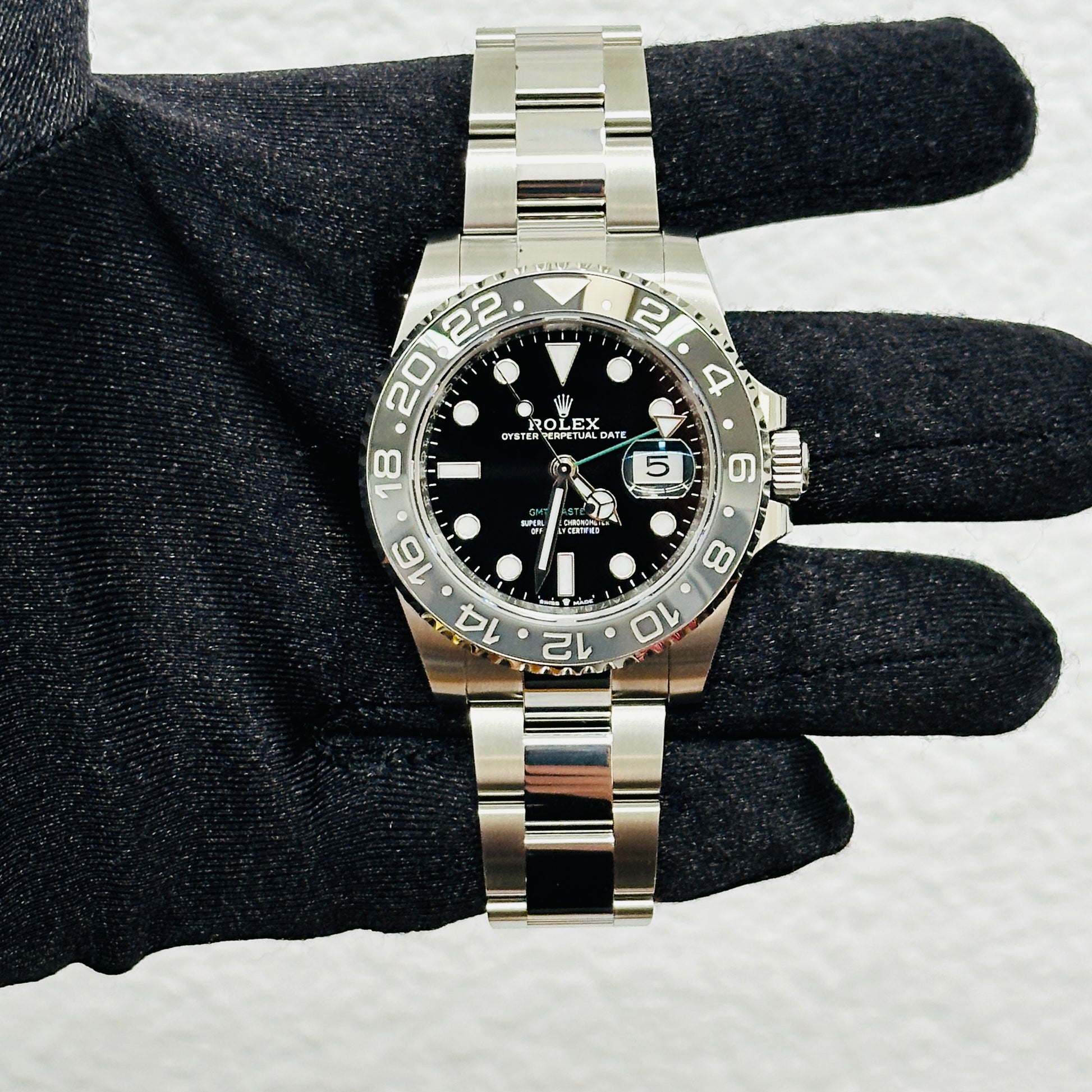 Rolex GMT-Master II BruceWayne Black Dial on Oyster Bracelet Ref. 126710GRNR Card 2026 — view 3