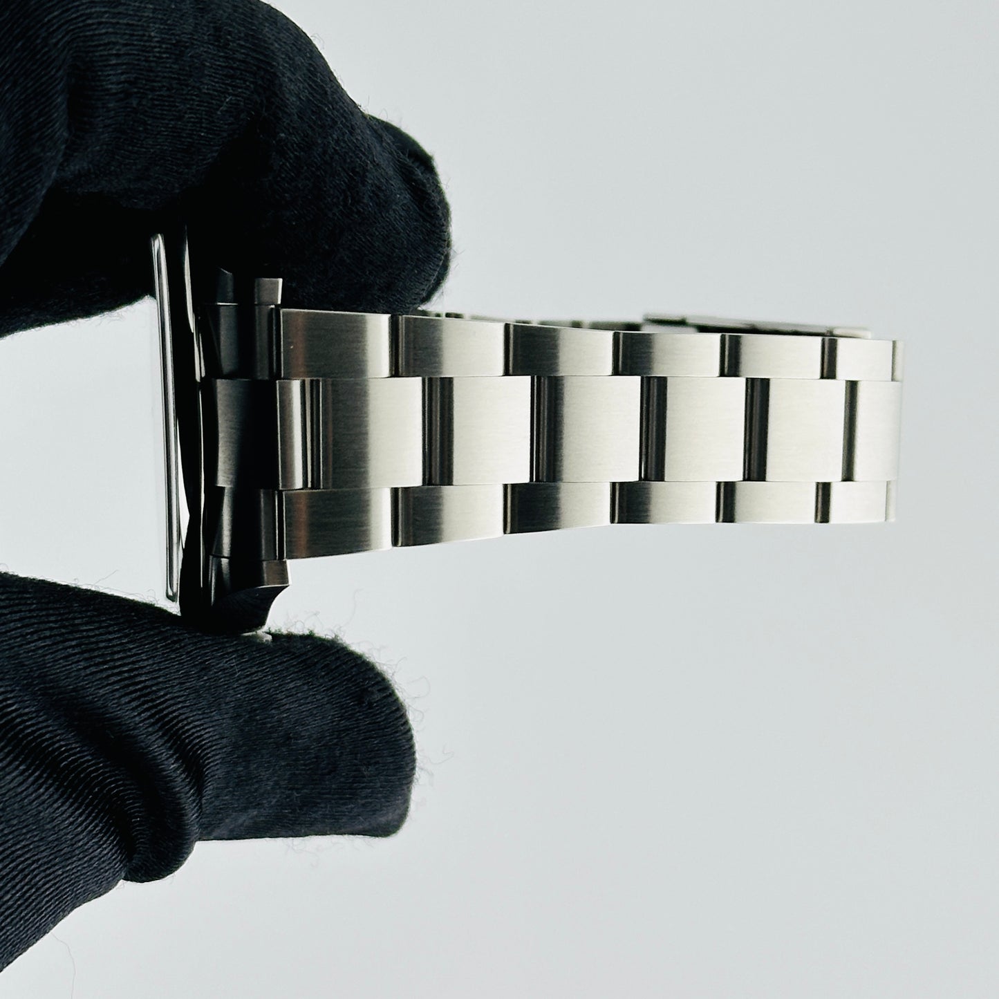 Rolex Oyster Perpetual Pistachio Dial on Oyster Bracelet Ref. 134300 Card 2025 — view 5