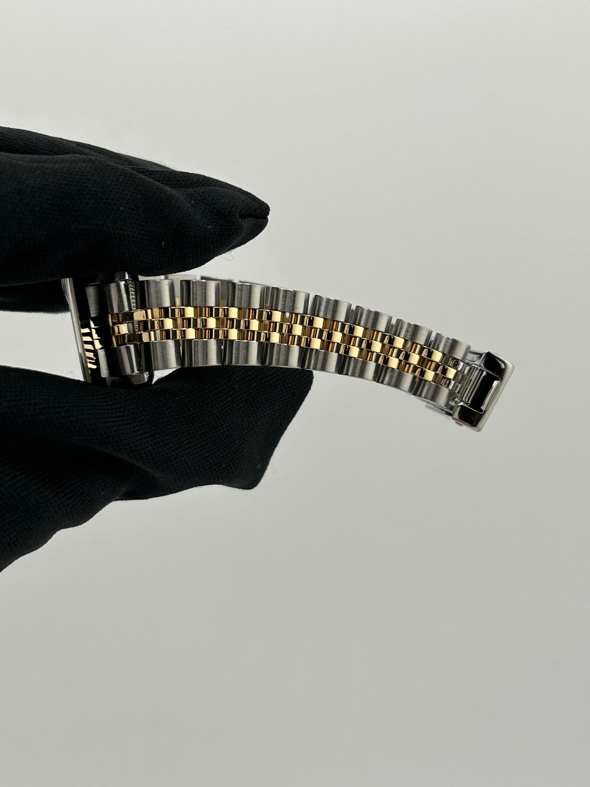 Rolex Datejust Lady Champagne Diamond Dial on Jubilee Ref. 69173 Papers 1999 — view 5