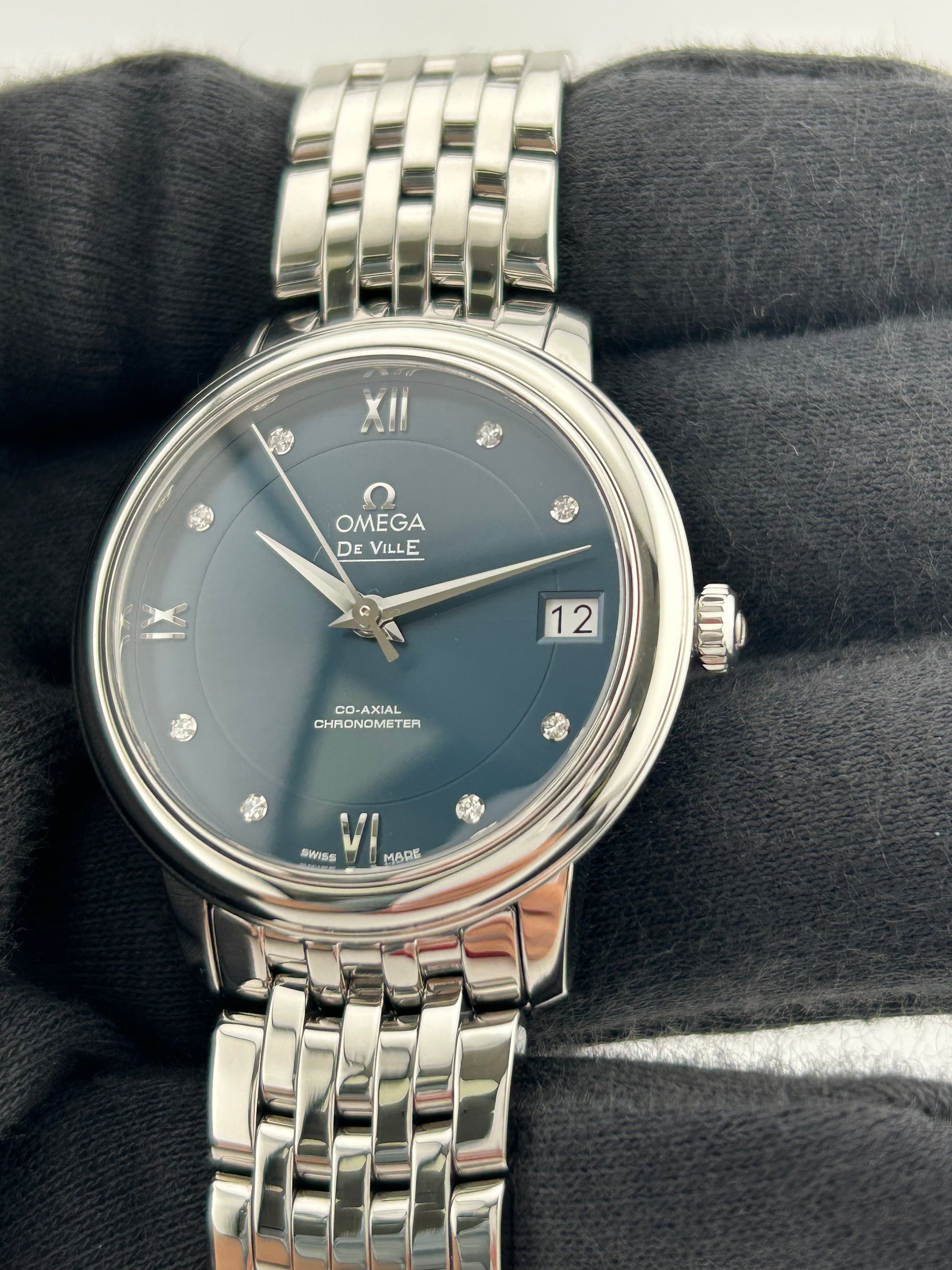 Omega De Ville Prestige Diamonds Blue Dial on Bracelet Ref. 424.10.33.20.53.001 Card 2021 — view 3