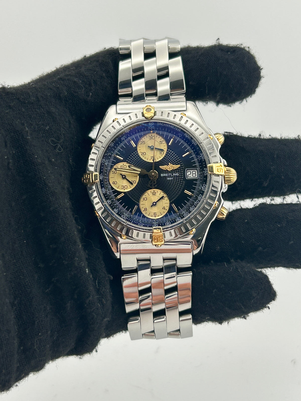 Breitling Chronomat Black Dial on Stainless Steel Bracelet Ref. B13050.1 — view 2
