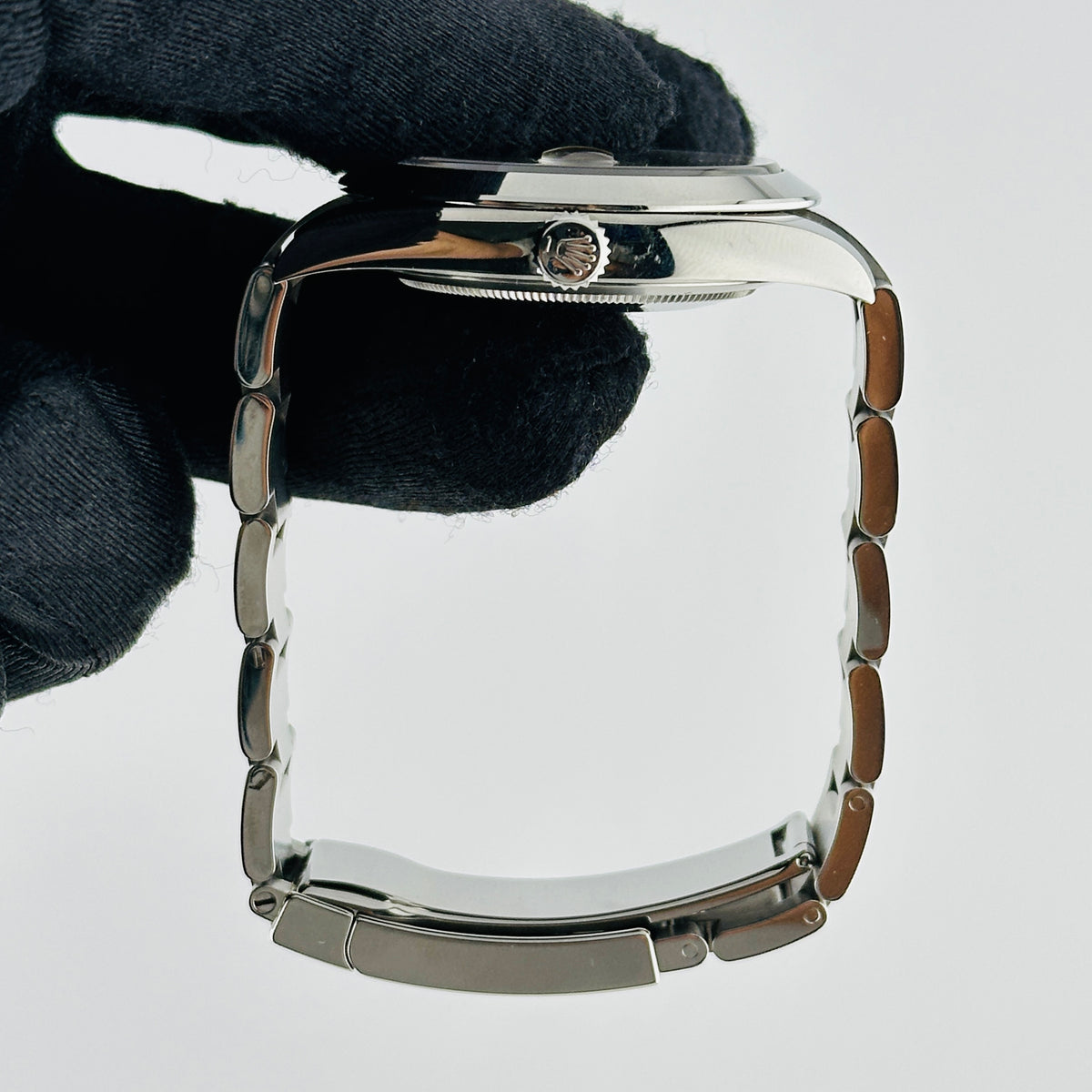 Rolex Datejust Silver Index Dial on Oyster Bracelet Ref. 126300 Card 2019 — view 6