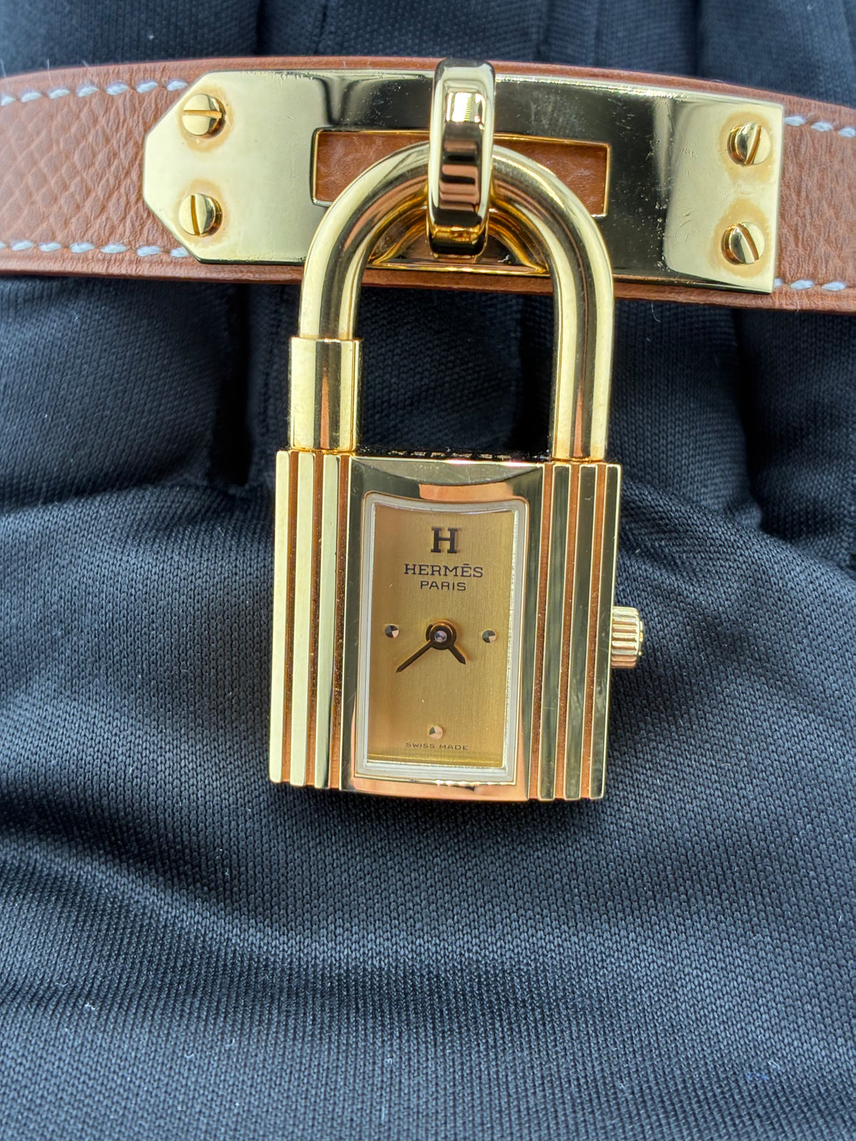 Hermes Kelly Cadenas Gold Dial on Leather Ref. KE1.201 Papers 1997 — view 2