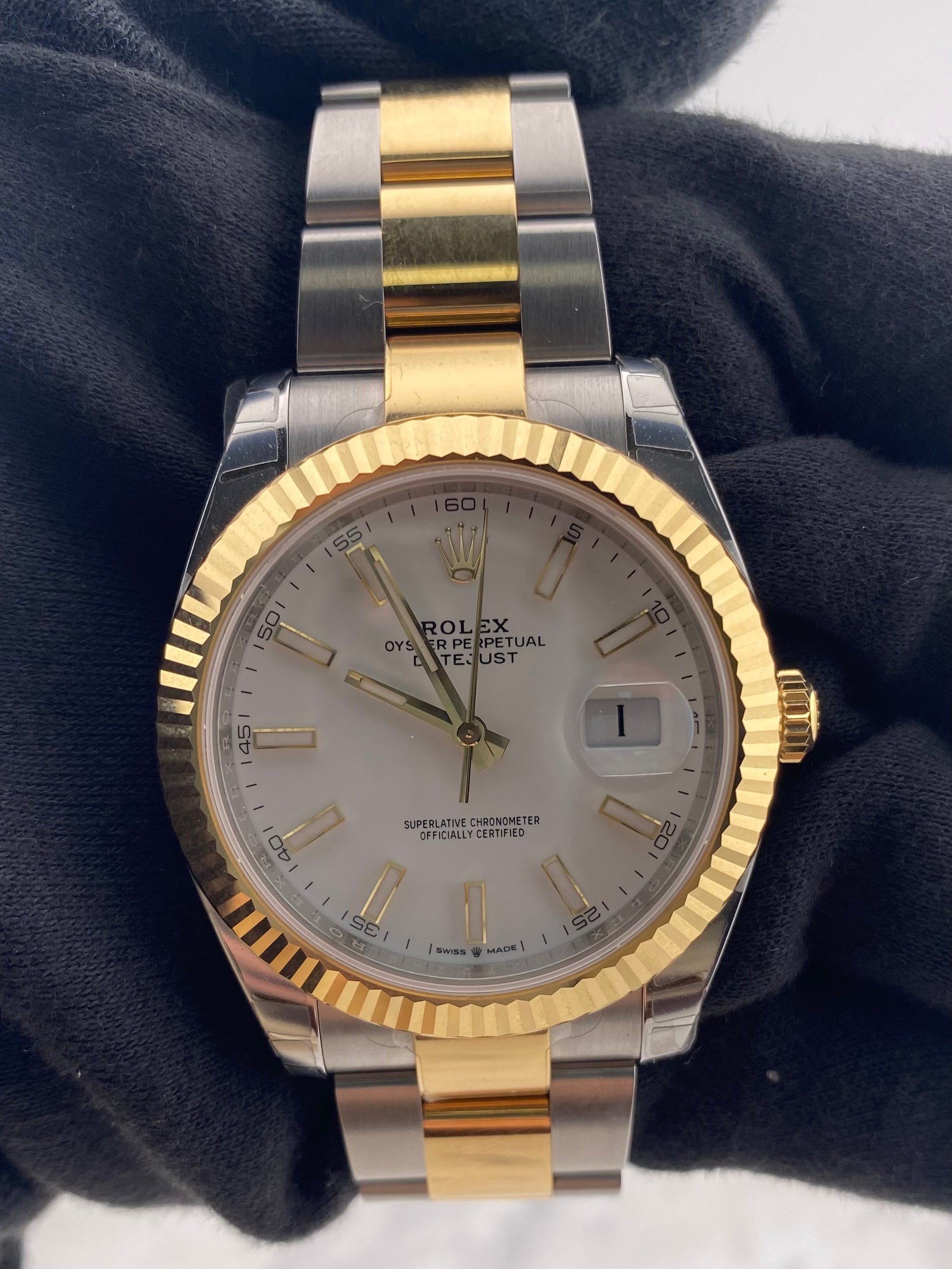 Rolex Datejust 41 White Index Dial on Oyster Ref. 126333 Card 2024 — view 2