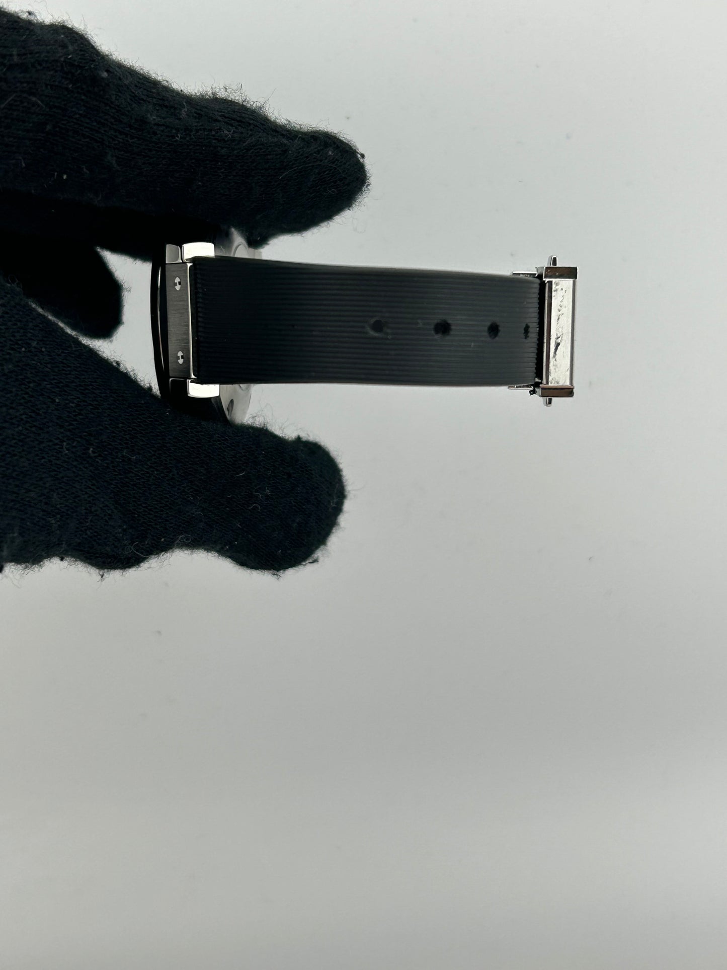 Hublot Classic Fusion Black Dial on Rubber Strap Ref. 582.NX.1170.RX.1704 Card Open Date — view 5