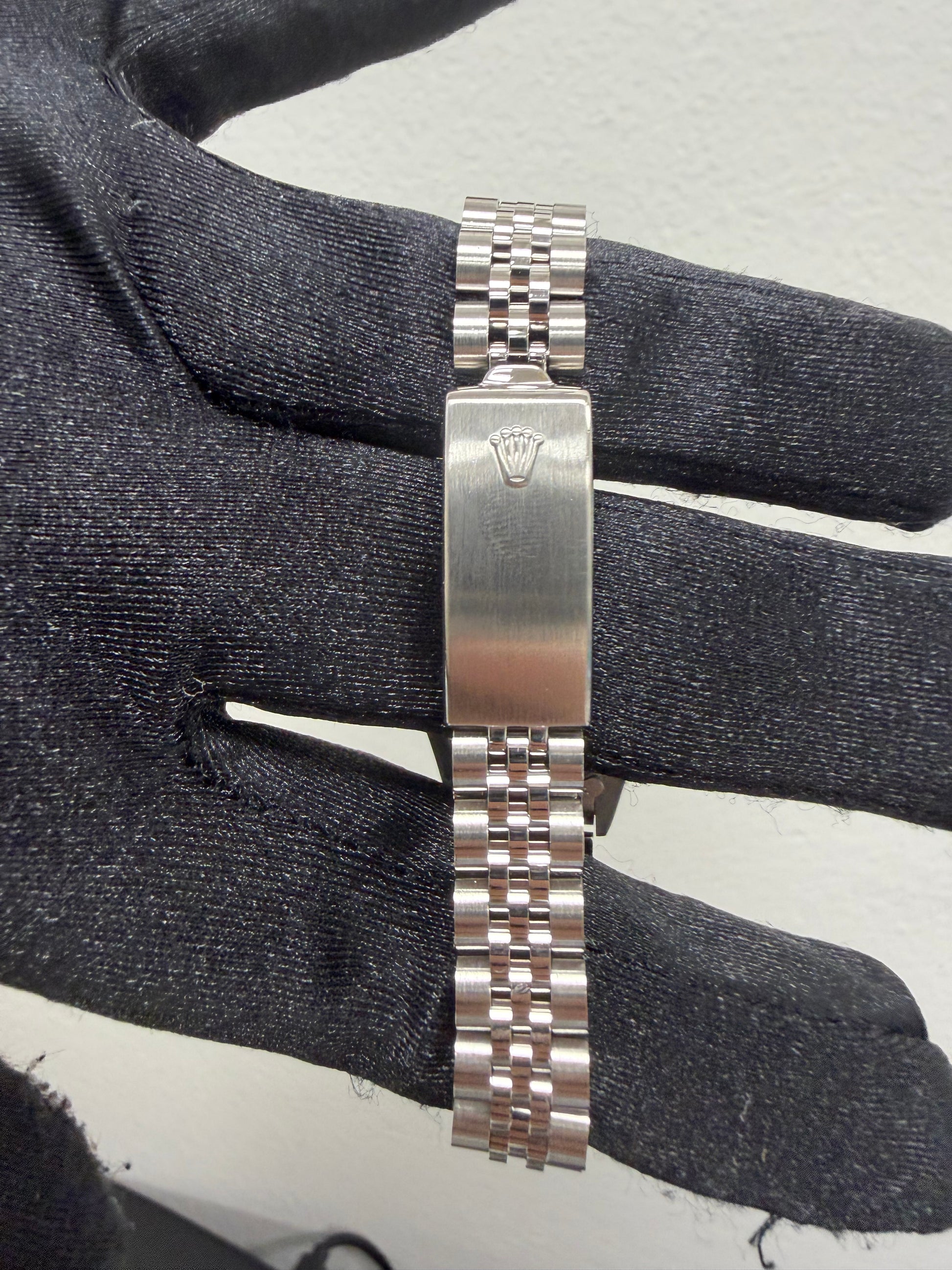 Rolex Datejust White Roman Dial on D Link Jubilee Bracelet Ref. 69174 Papers 1999 — view 3