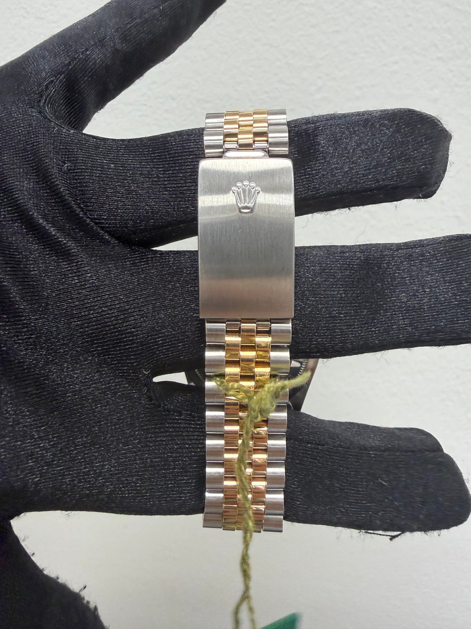 Rolex Datejust 36 Gold Tapestry Stick Dial on Jubilee Ref. 16233 Papers 2004 — view 3