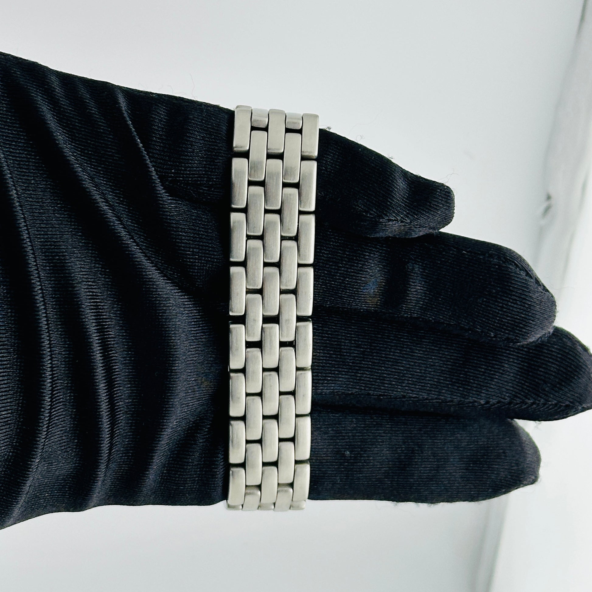 Cartier Panthere Jumbo Silver Roman Dial on Stainless Steel Bracelet Ref. 1300 — view 4