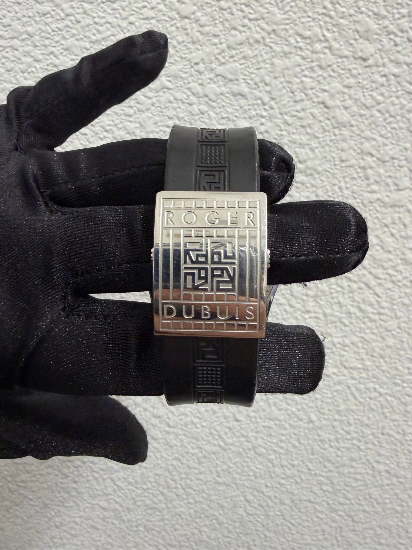 Roger Dubuis Easy Diver Silver Dial on Rubber Ref. RDDBSE0256 — view 3