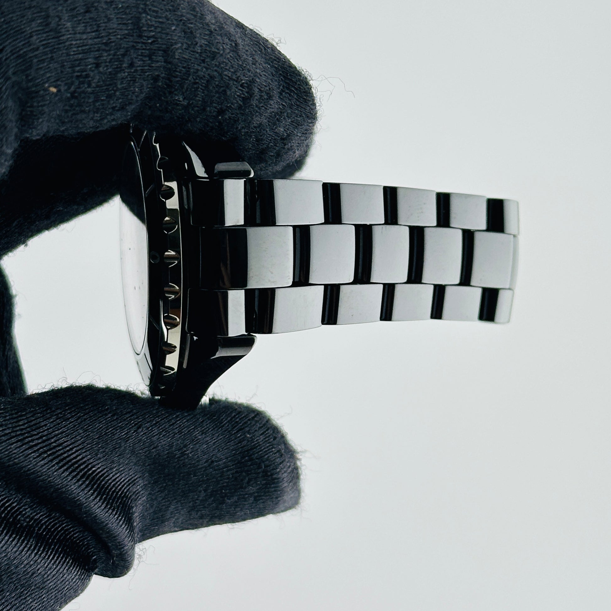 Chanel J12 Black Dial on Ceramic Bracelet Ref. H0685 — view 5