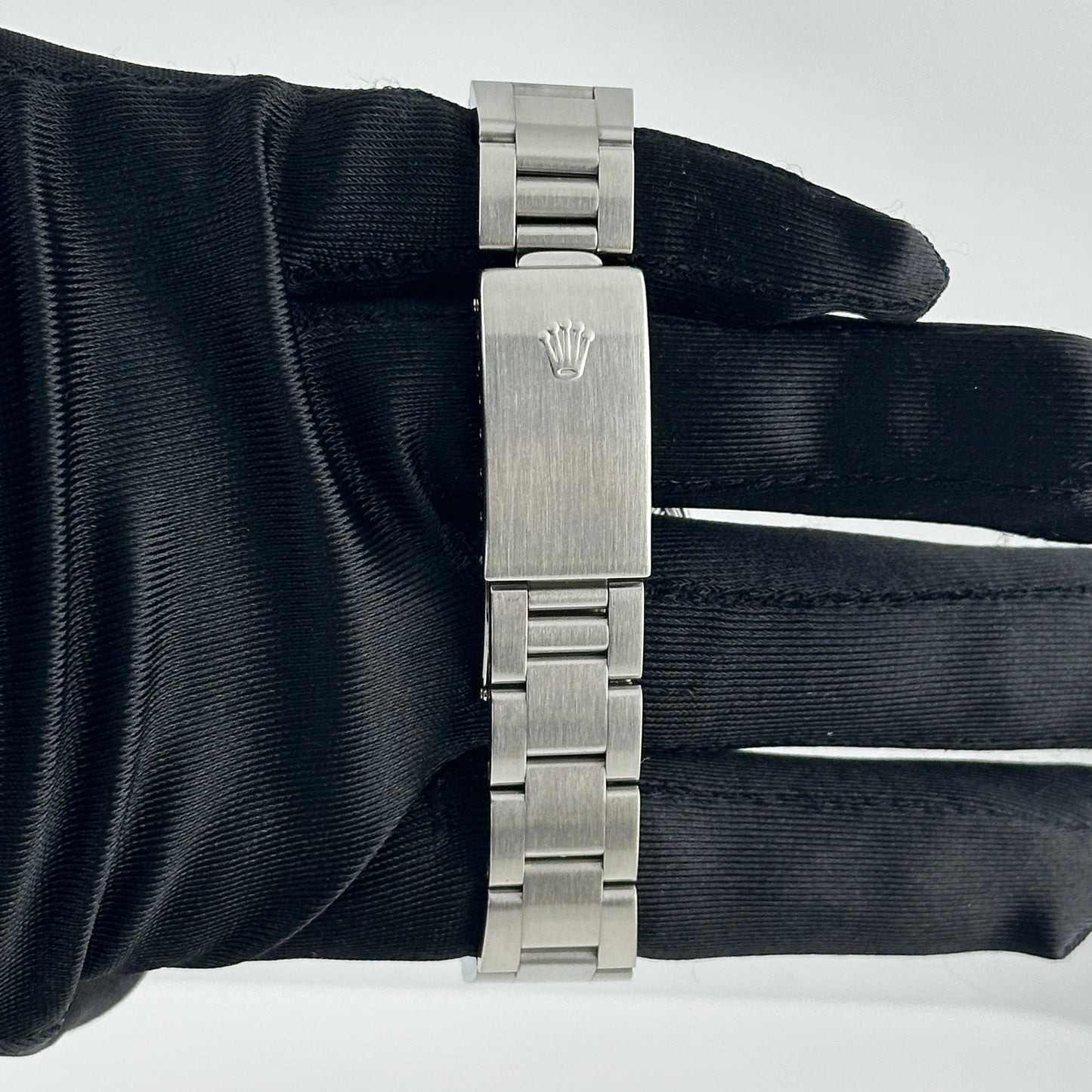 Rolex Air-King Silver Dial on Oyster Ref. 14010 Papers 2002 — view 3