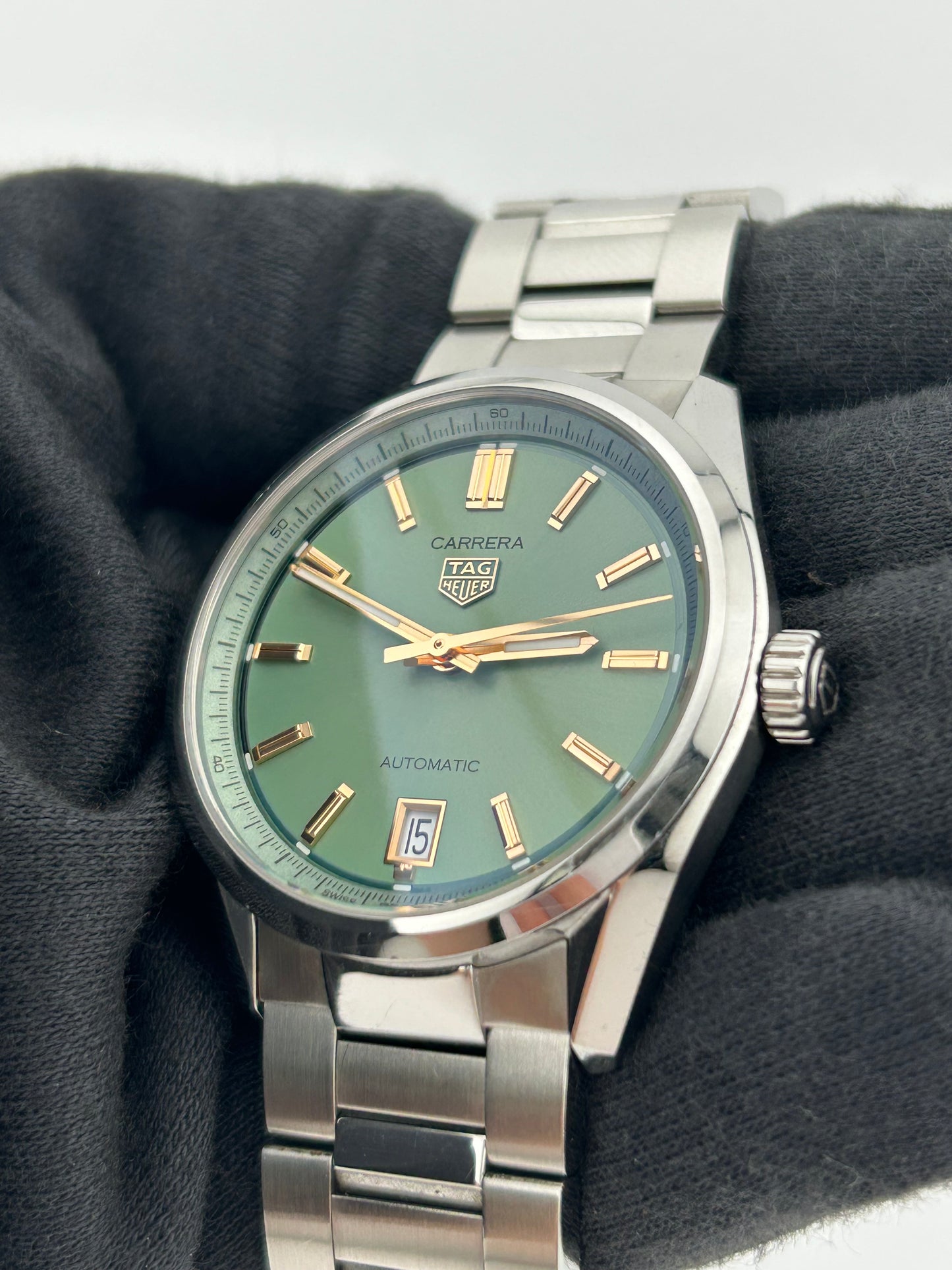 Tag Heuer Carrera Green Dial on Stainless Steel Ref. WBN2312.BA0001 Complete 2023 — view 3