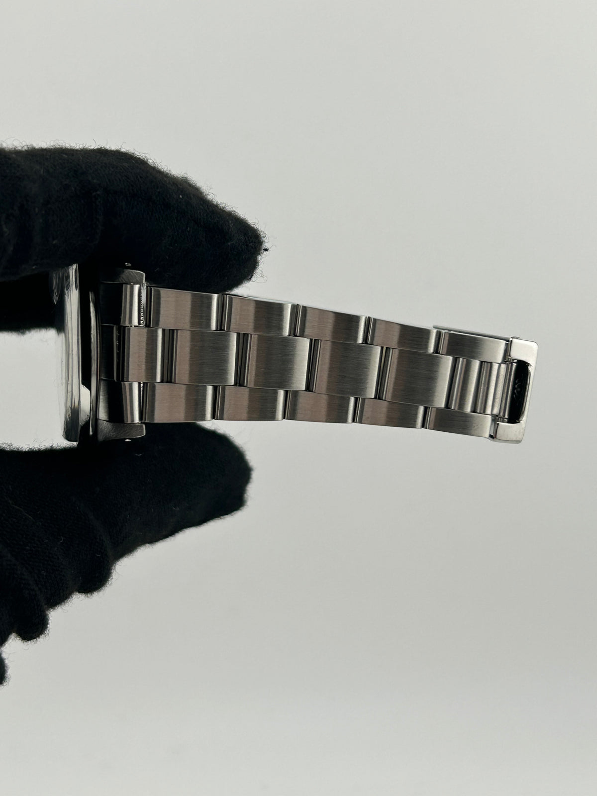Rolex Oyster Perpetual Date Silver Stick Dial on Oyster Steel Bracelet Ref. 15000 1988 — view 5