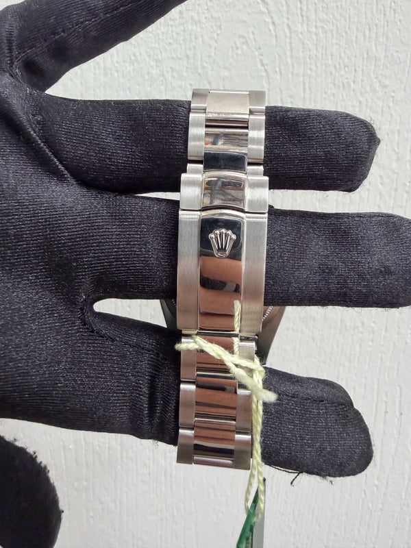 Rolex Datejust White Dial on Oyster Ref 116264 with Papers 2006