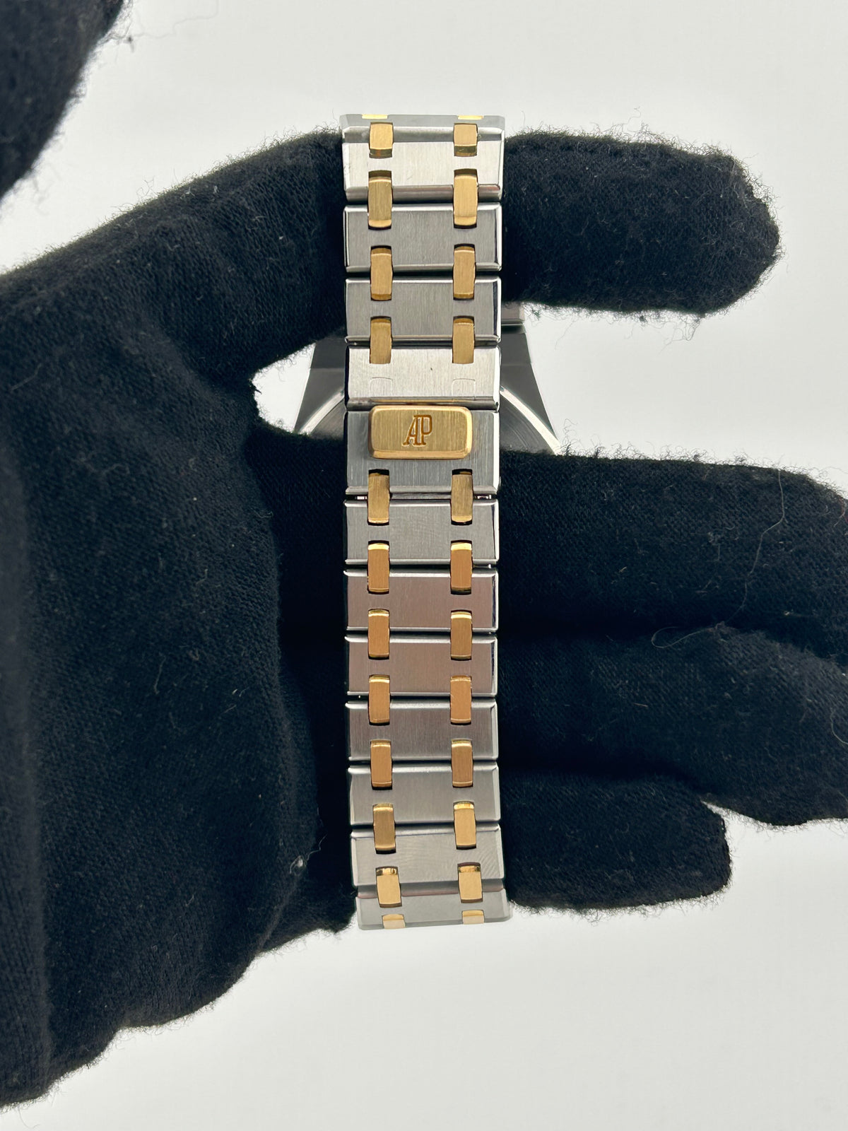 Audemars Piguet Royal Oak Grey Dial on 2 Tone Bracelet Ref. 56303SA — view 4