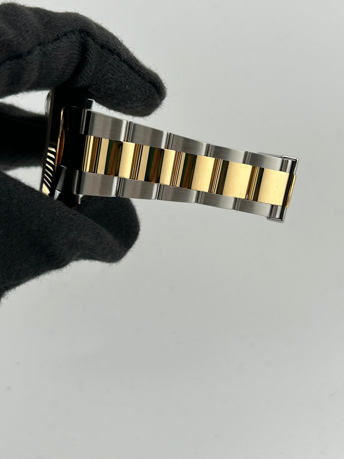 Rolex Datejust 41 Champagne Diamond Dial on 2 Tone Oyster Bracelet Ref. 126333 Card 2019 — view 5