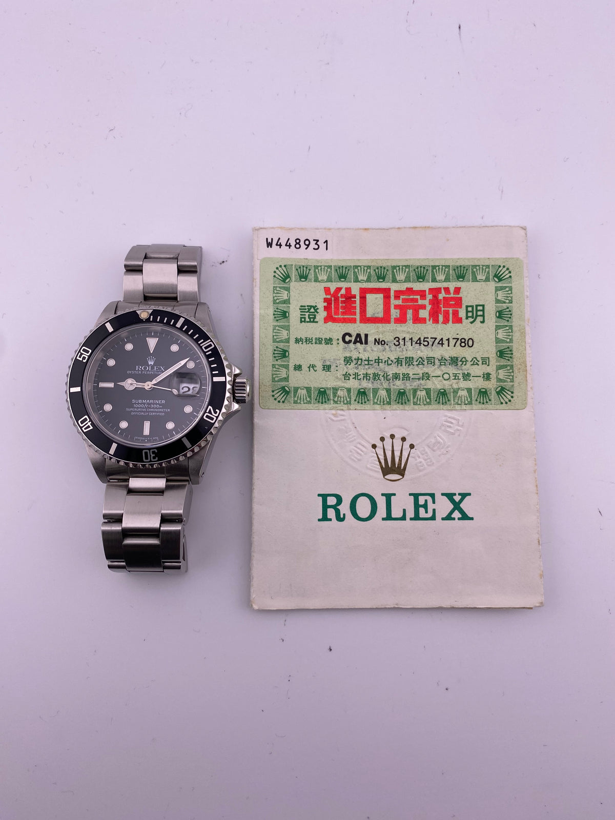 Rolex Submariner Black Dial on Oyster Ref. 16610 Papers Open Date — view 7