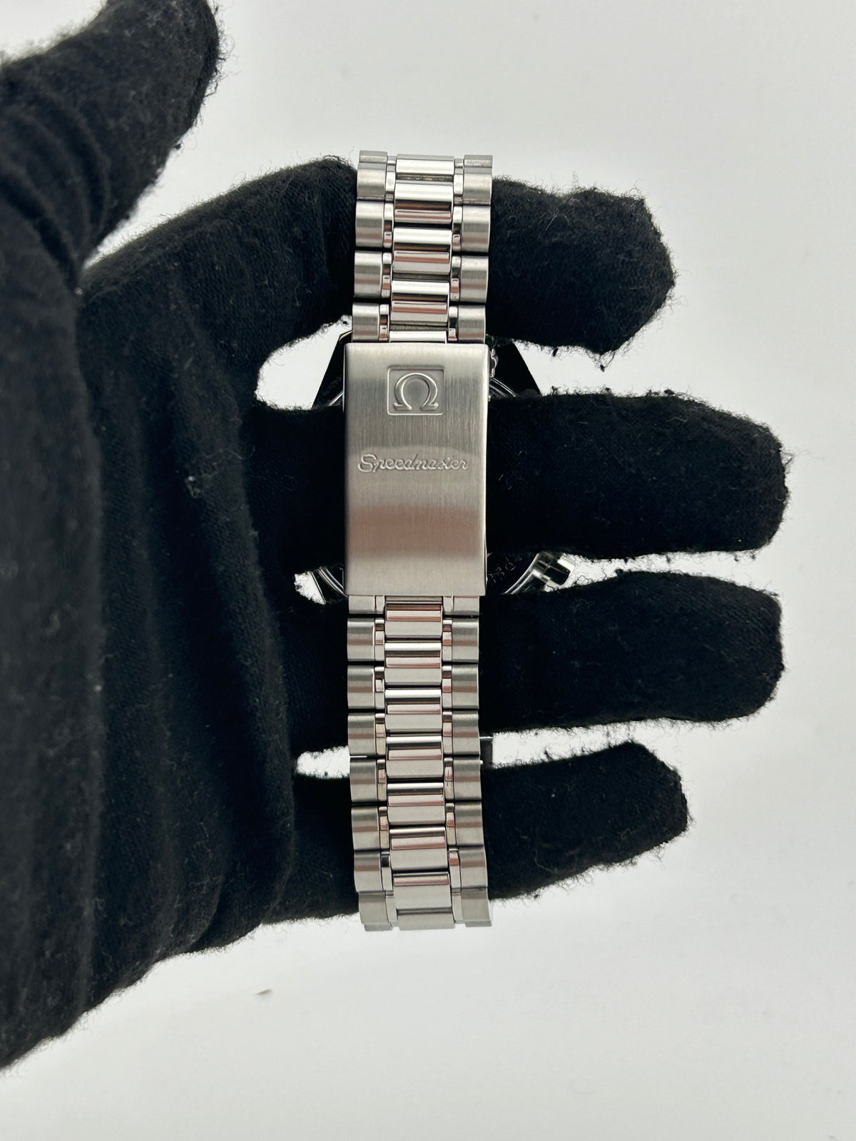 Omega Speedmaster Racing Black Dial on Stainless Steel Bracelet Ref. 3518.50.00 Complete 2003 — view 4