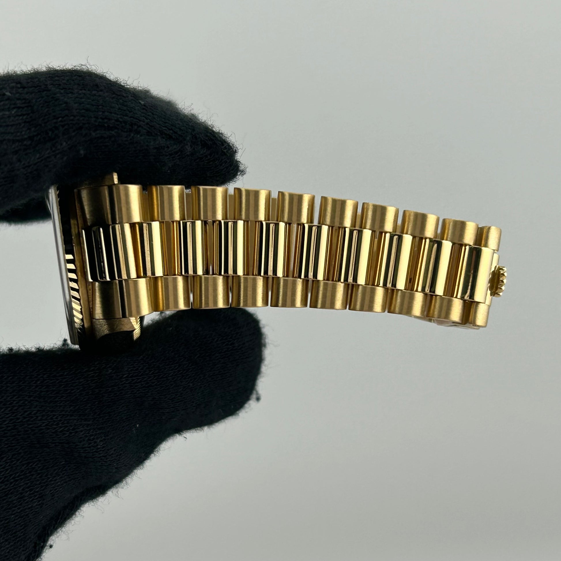 Rolex Datejust Red Hombre Dial on President Ref. 68278 Papers 1989 — view 5