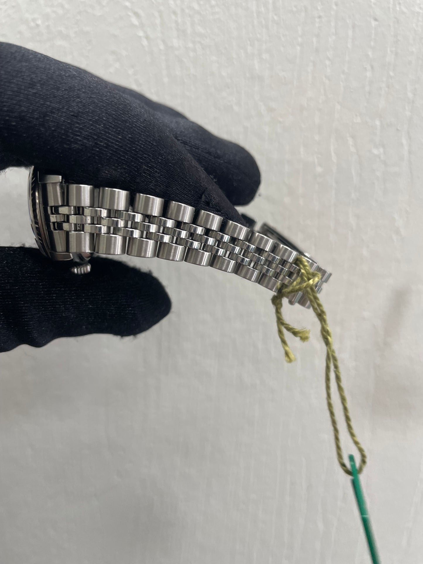 Rolex Datejust White Roman Dial on Jubilee Ref. 69174 Papers 1996 — view 4