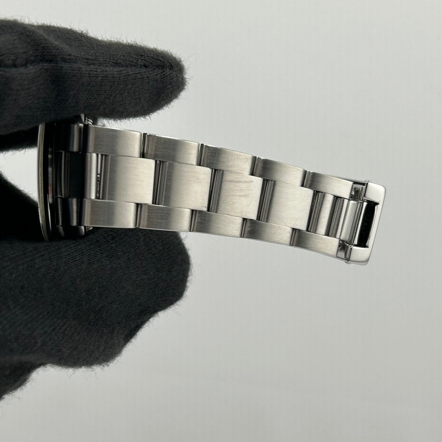 Rolex Oyster Perpetual Salmon Dial on Oyster Bracelet Ref. 67480 1996 — view 4