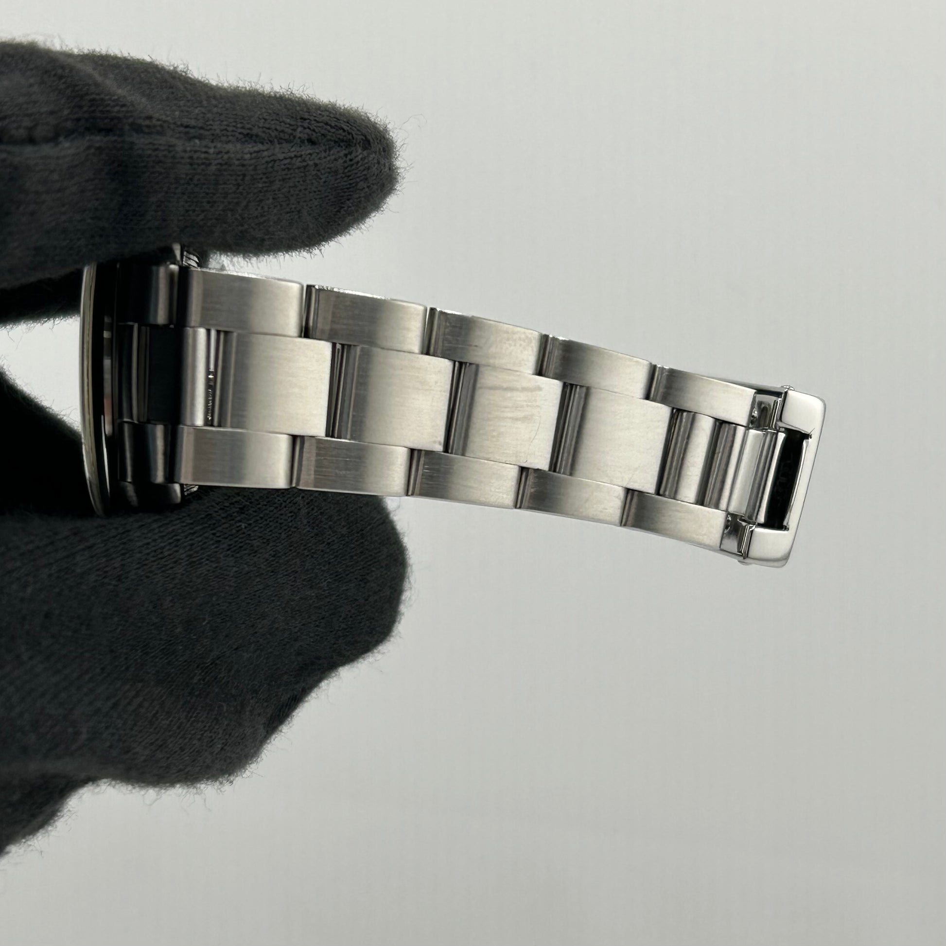 Rolex Oyster Perpetual Salmon Dial on Oyster Bracelet Ref. 67480 1996 — view 4