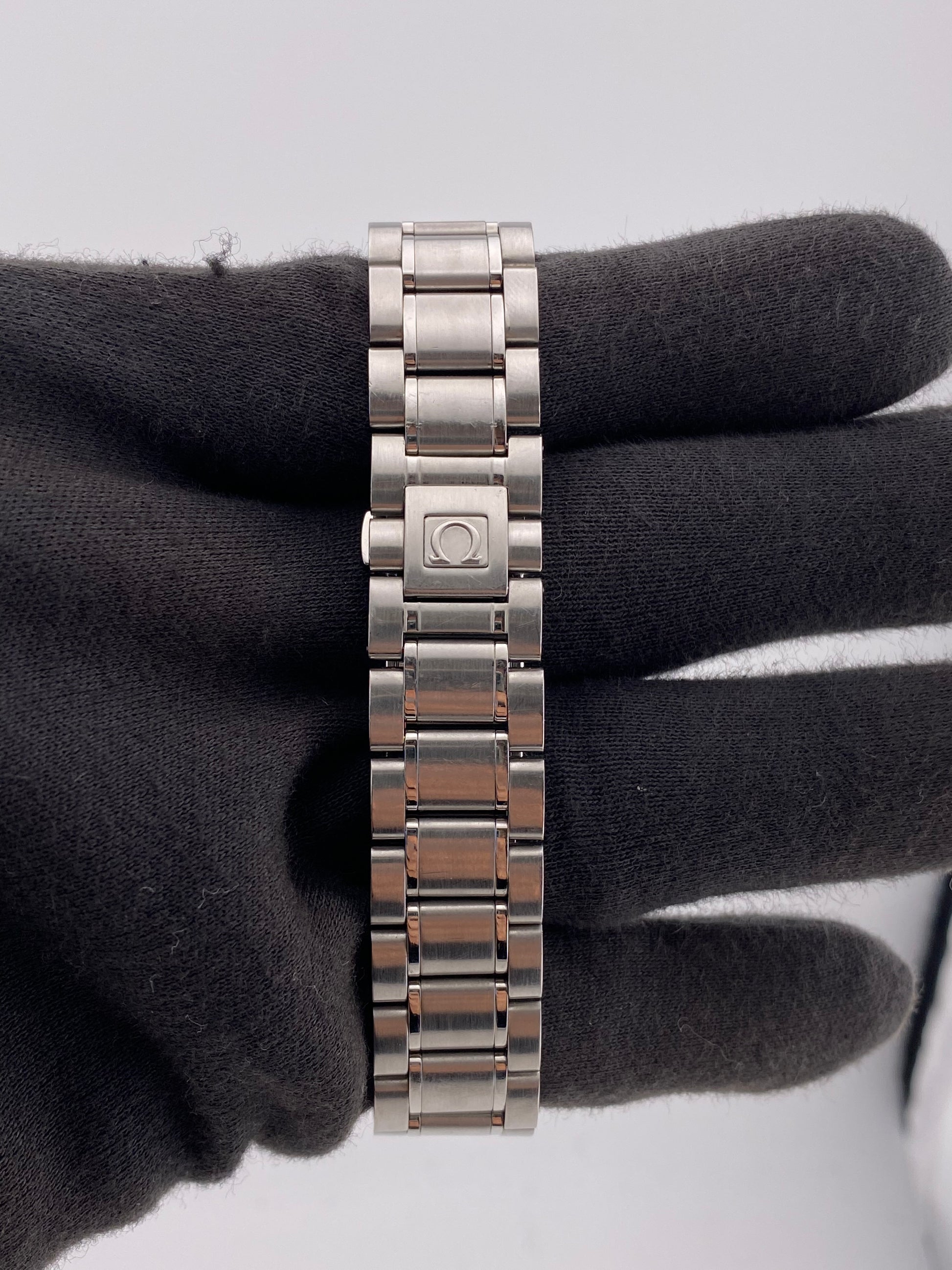 Omega Speedmaster Black Dial on Bracelet Ref. 3513.50.00 — view 4