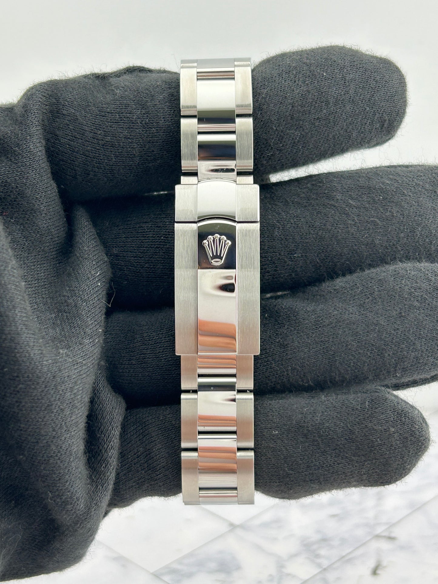 Rolex Datejust 31 Dark Grey Index Dial on Oyster Bracelet Ref. 278240 Card 2026 — view 4