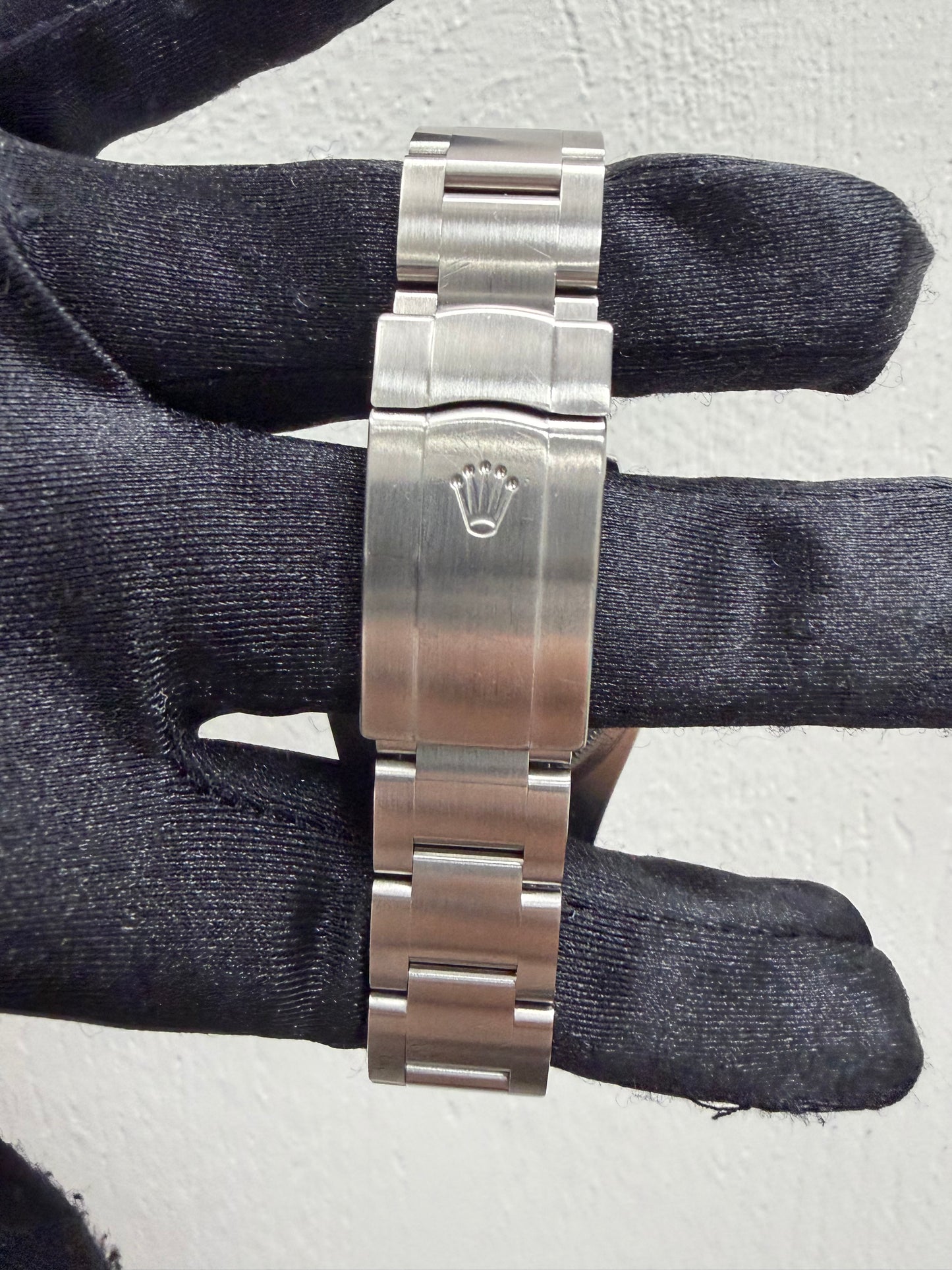 Rolex Oyster Perpetual Silver Dial on Oyster Ref. 116000 Card 2013 — view 3