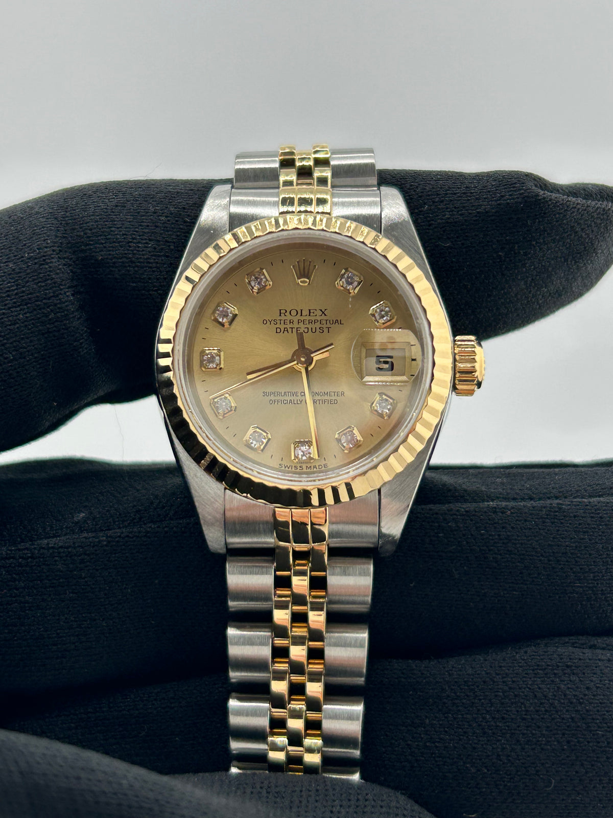 Rolex Datejust Lady Champagne Diamond Dial on Jubilee Ref. 69173 Papers 1999 — view 3