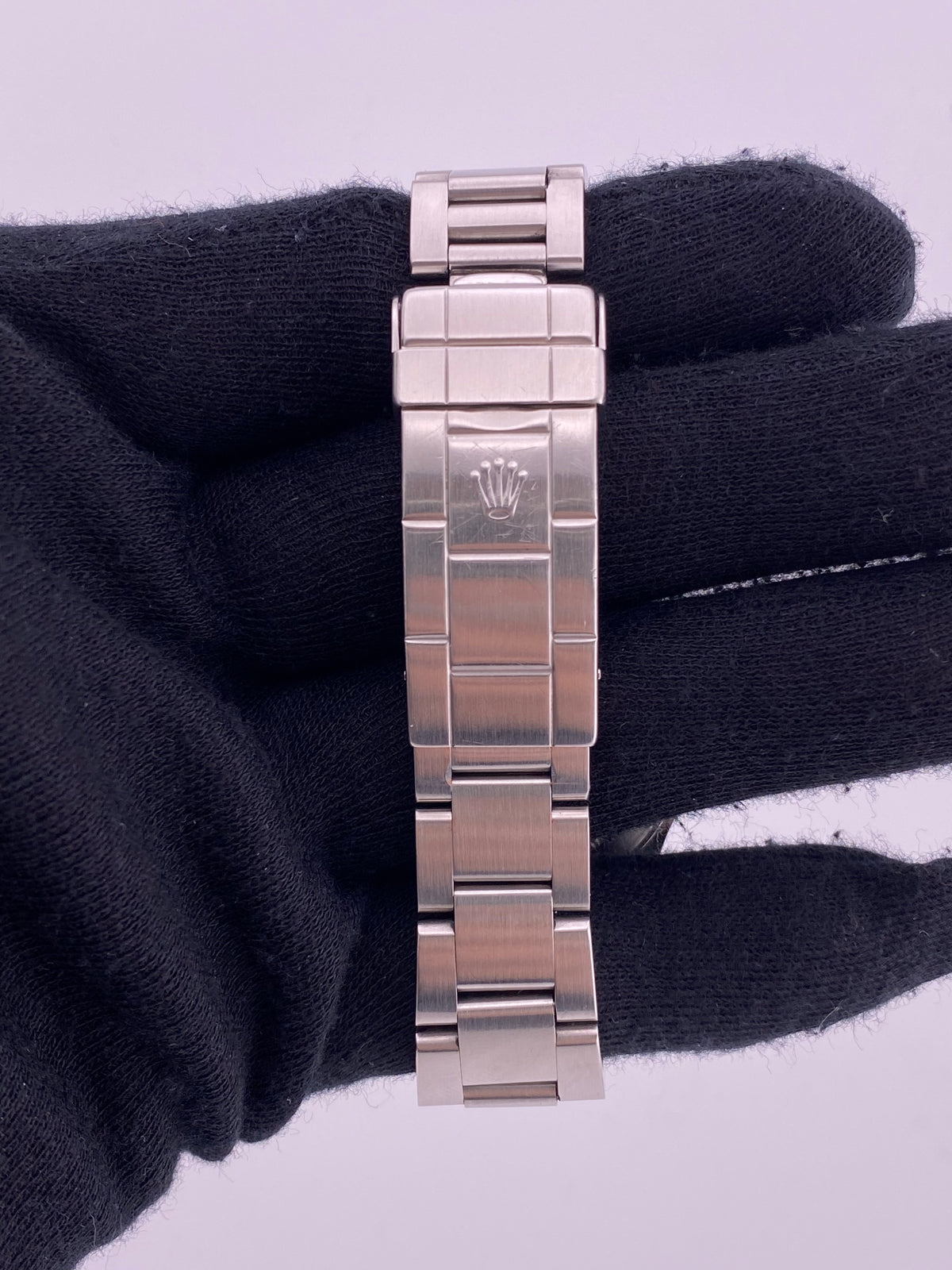 Rolex Submariner Black Dial on Oyster Ref. 16610 Papers Open Date — view 4
