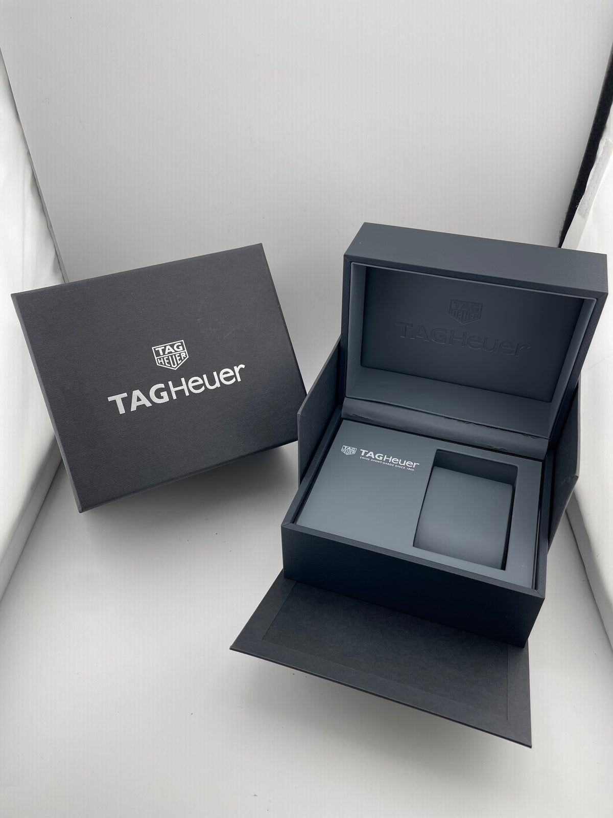 Tag Heuer Carrera Calibre Skeletonized Dial on Rubber Strap Ref. CAR2A1Z/0 Complete 2019 — view 7