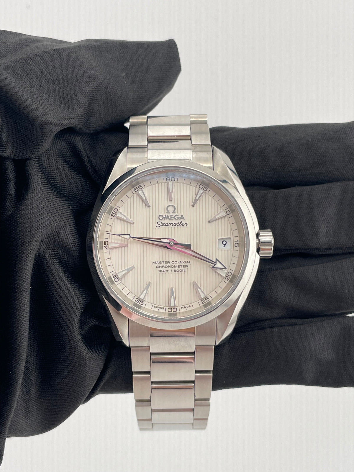 Omega Seamaster Aqua Terra White Dial on Stainless Steel Bracelet Ref. 231.10.39.21.02.002 Card 2017 — view 2