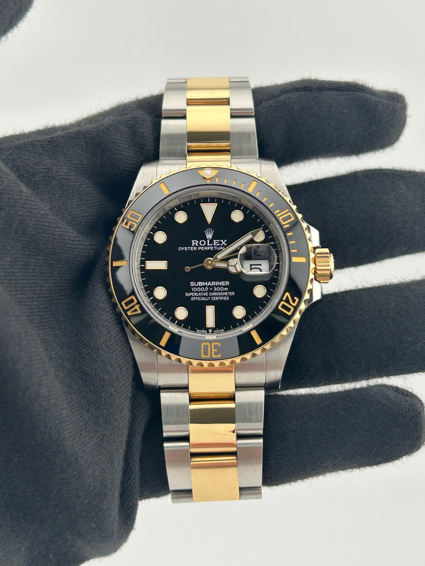 Rolex Submariner Black Dial on Oyster Ref. 126613LN Card 2021 — view 2