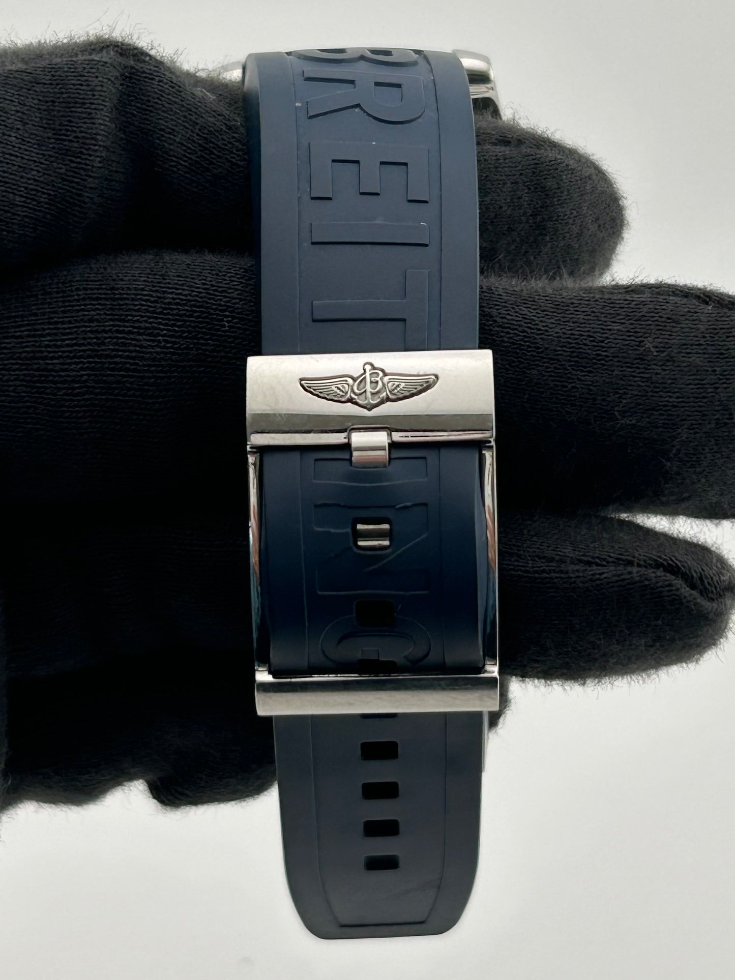 Breitling Superocean II Blue Index Dial on Blue Rubber Strap Ref. A17365D1 Complete 2018 — view 4