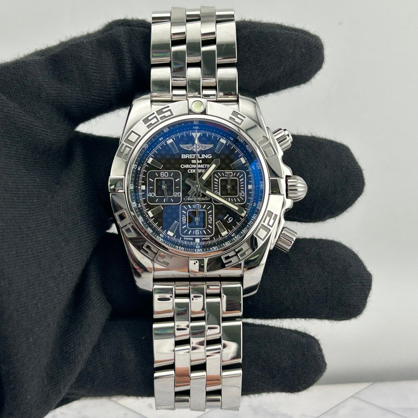 Breitling Chronomat Black Carbon Dial on Stainless Steel Ref. AB0110/AB0110121B2A1 Card 2018 — view 2